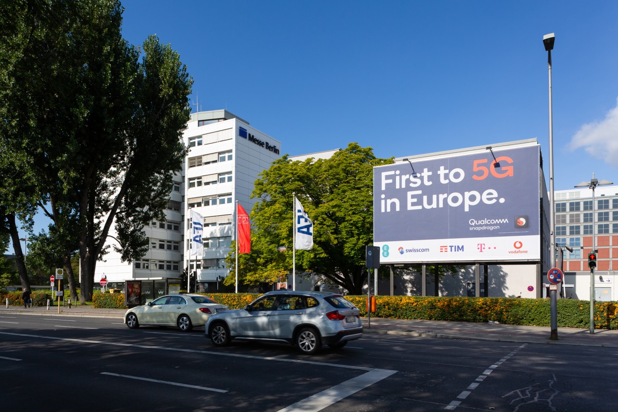 Großbanner Headquarters Messe Berlin