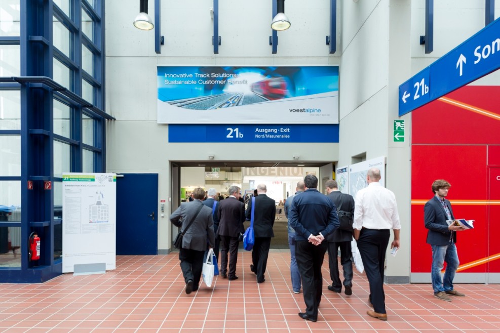 Eingangsbanner Hallen 21b und 22b Eingangsbanner Hallen 21b und 22b