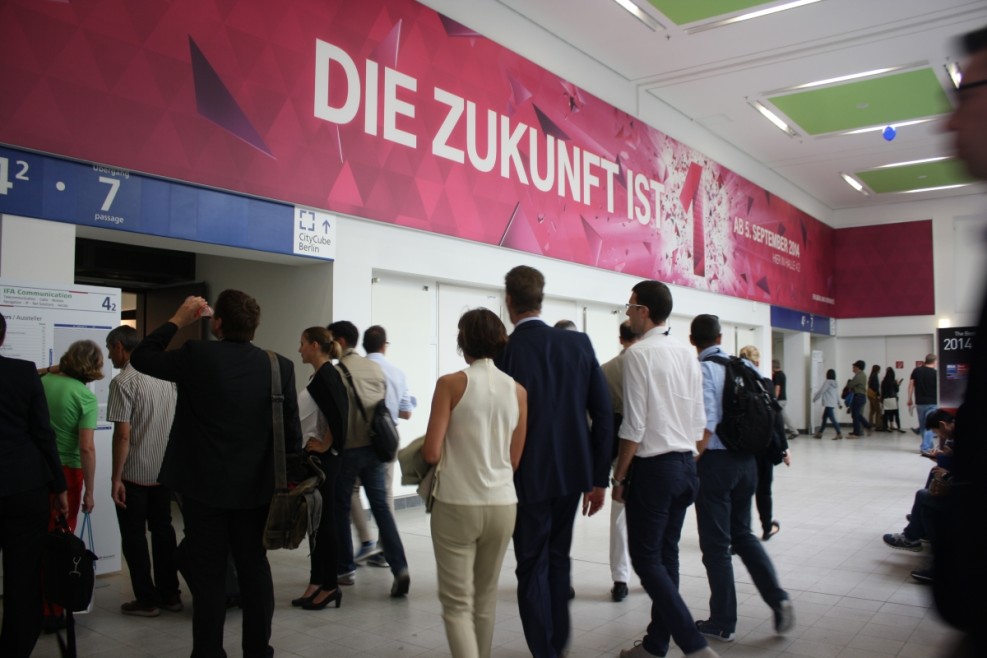 Branding Eingänge Hallen 3.2 und 4.2 Branding Eingänge Hallen 3.2 und 4.2