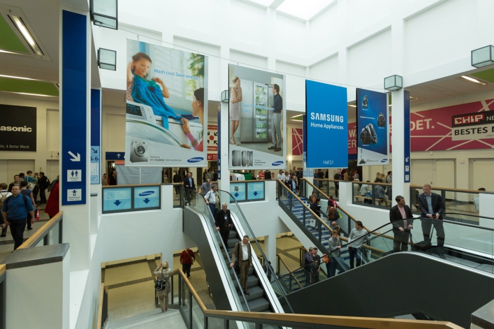 Div. Suspended Banners Middle Foyers Halls 5.2 and 6.2, 2-sided