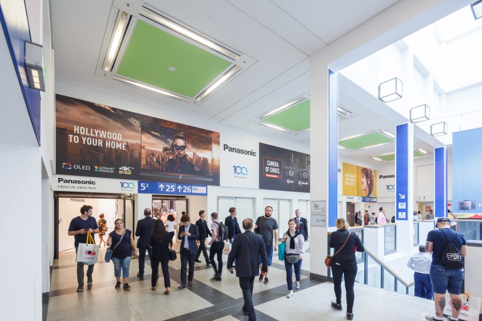 Entrance Brandings Halls 5.2 and 6.2 Entrance Brandings Halls 5.2 and 6.2